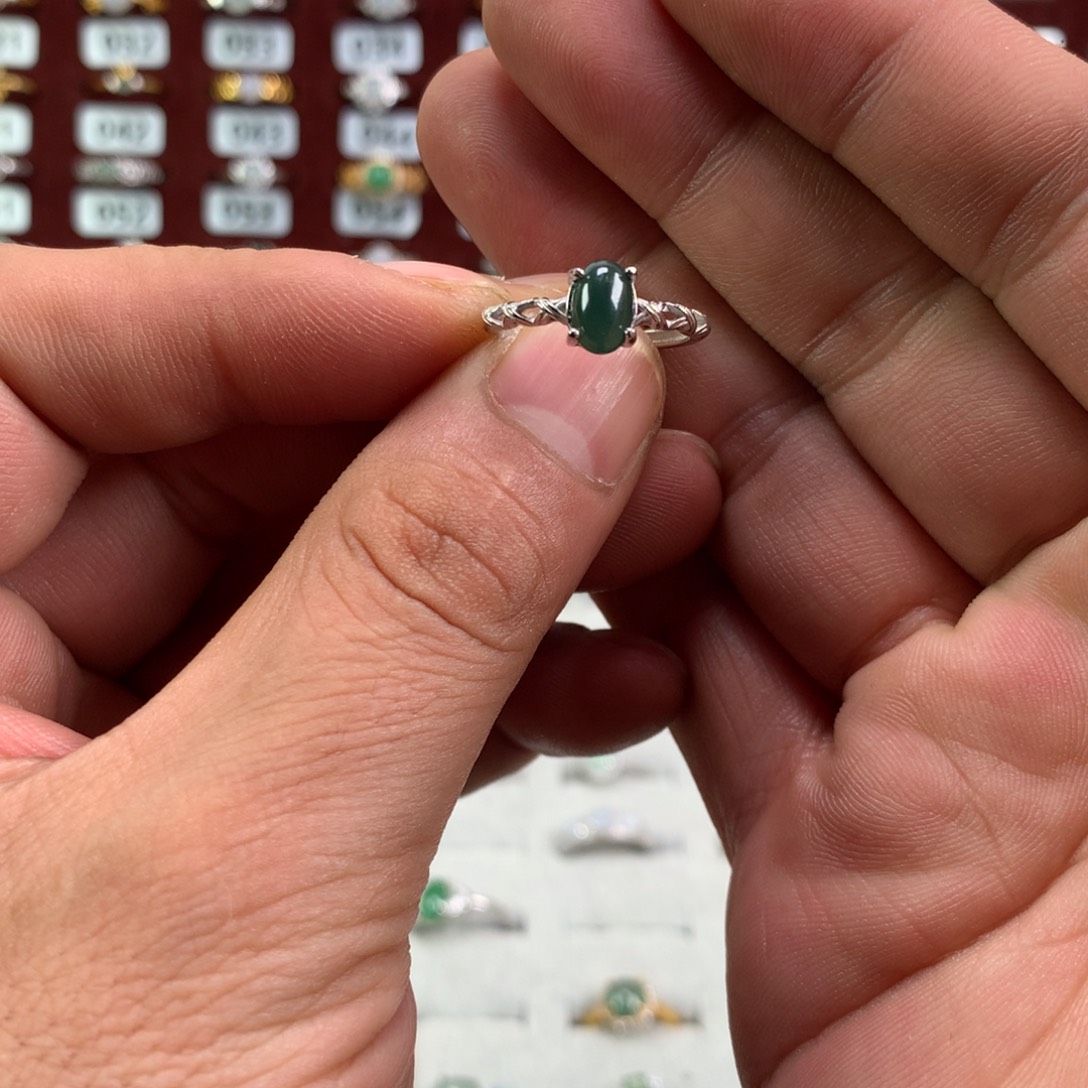 P***y翡翠未镶嵌戒指209