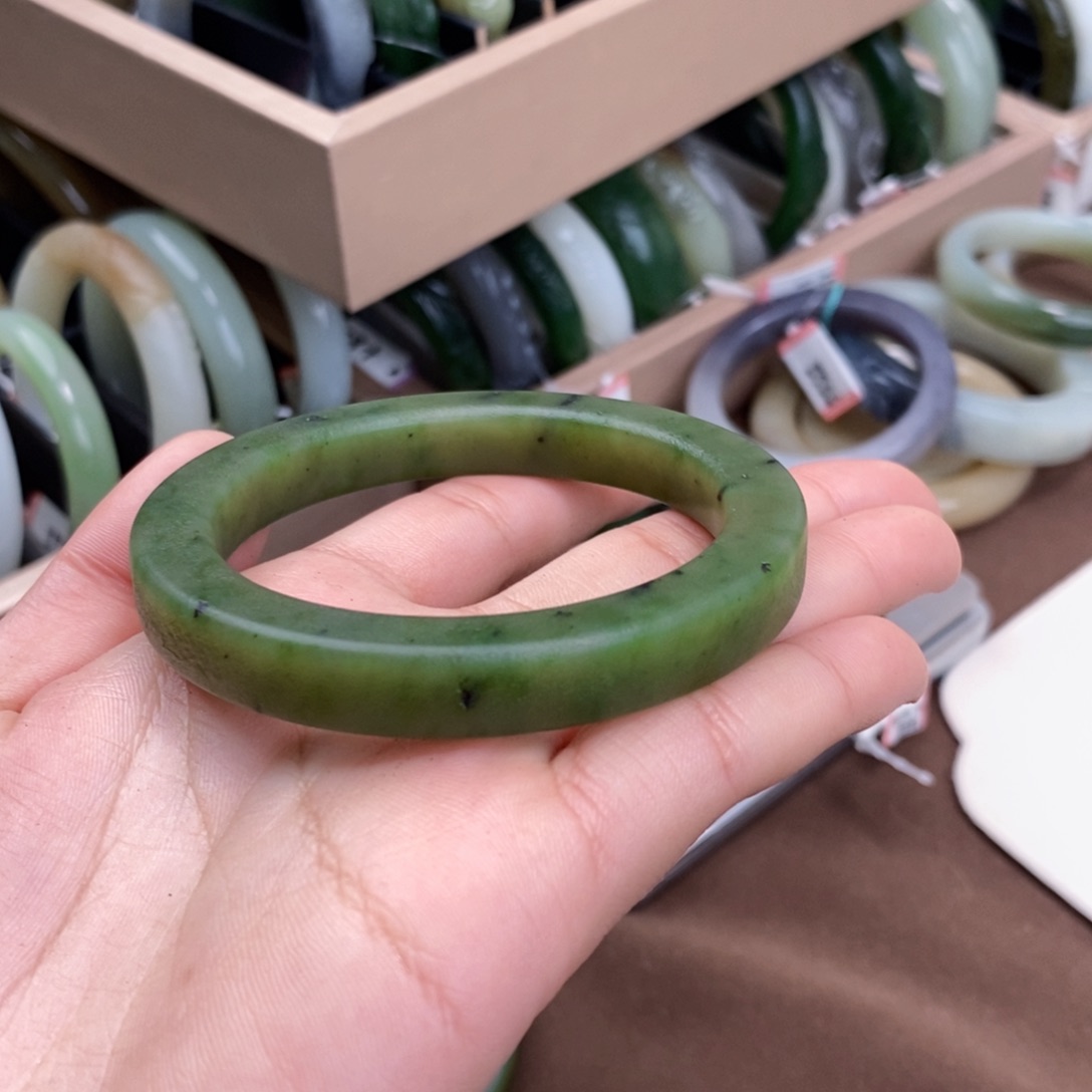 一***欢和田玉未镶嵌手镯手镯 57.3