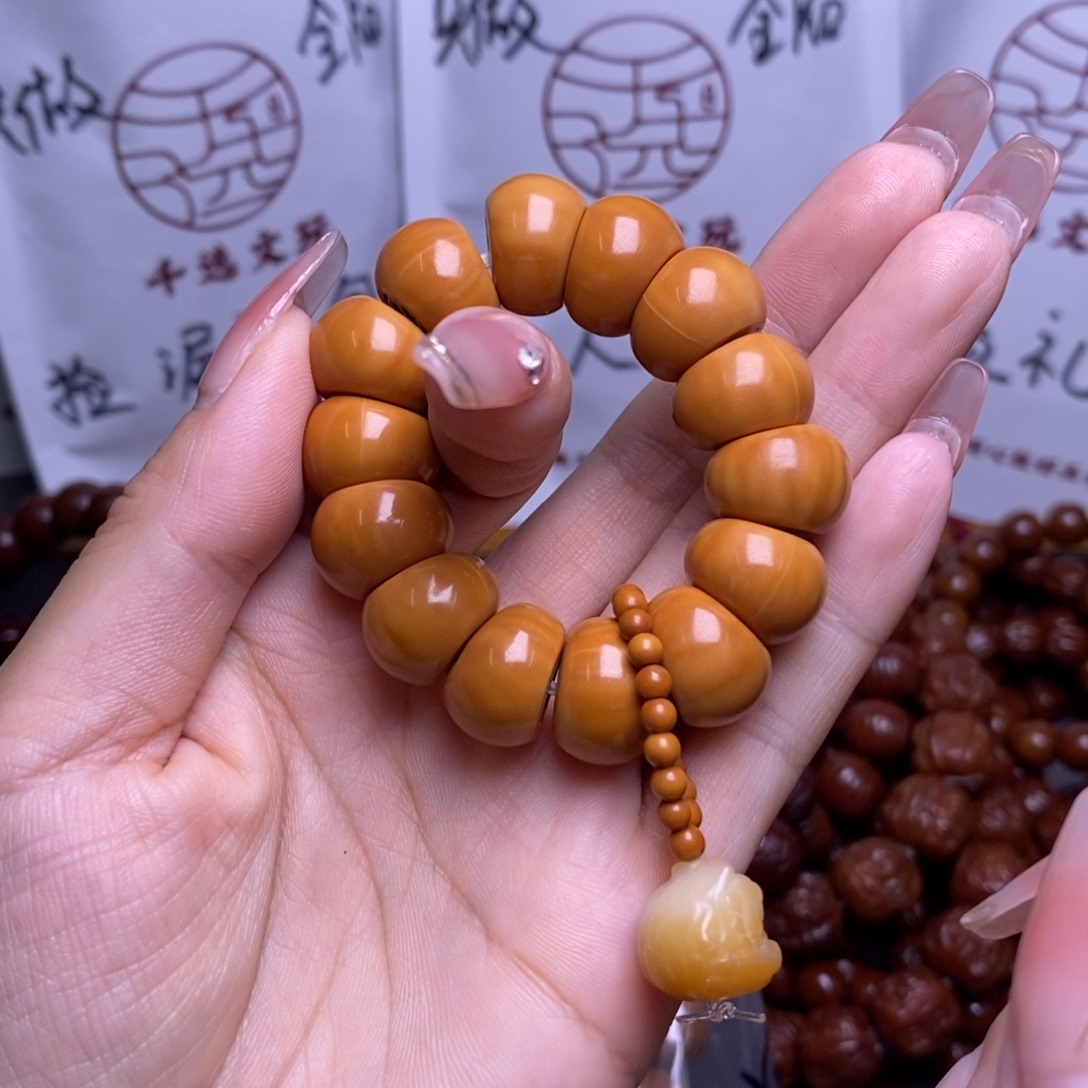 猴头核桃手串奶油大肠