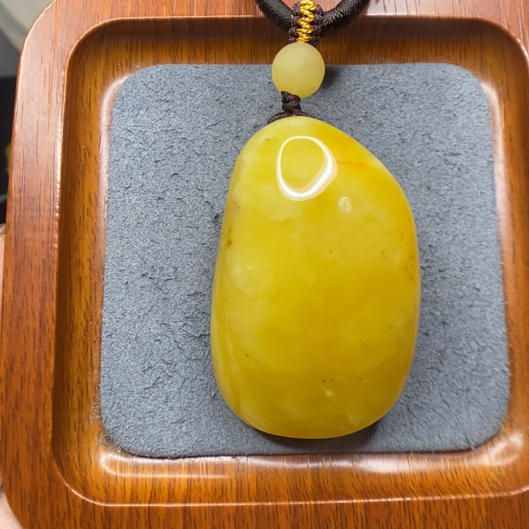 *****蜜蜡未镶嵌颈饰郎