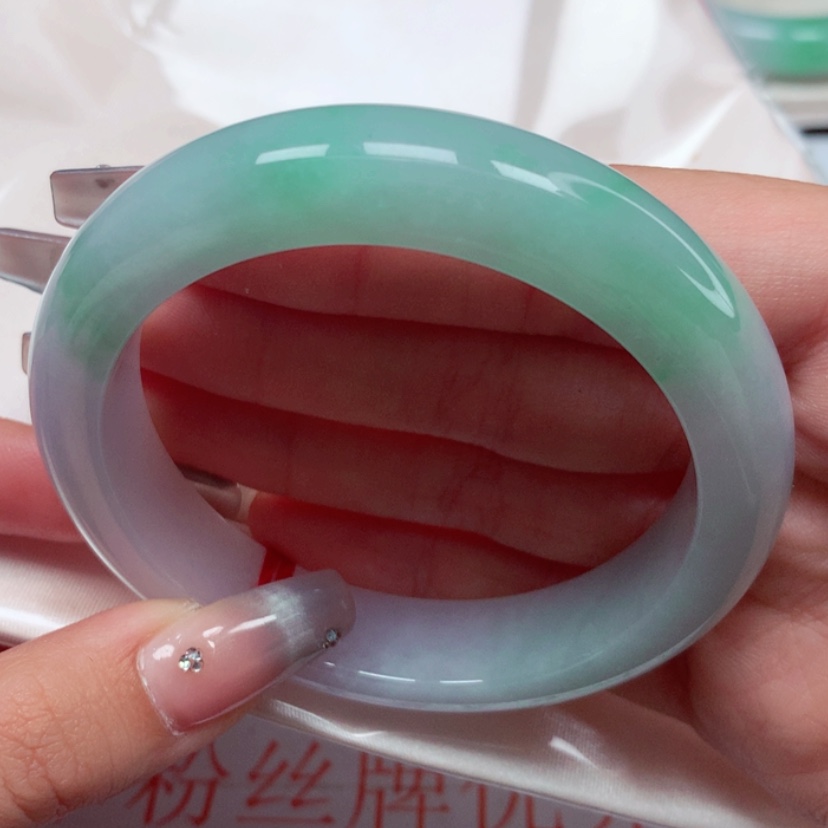 【闪购商品】翡翠手镯未镶嵌57圈半山水飘花