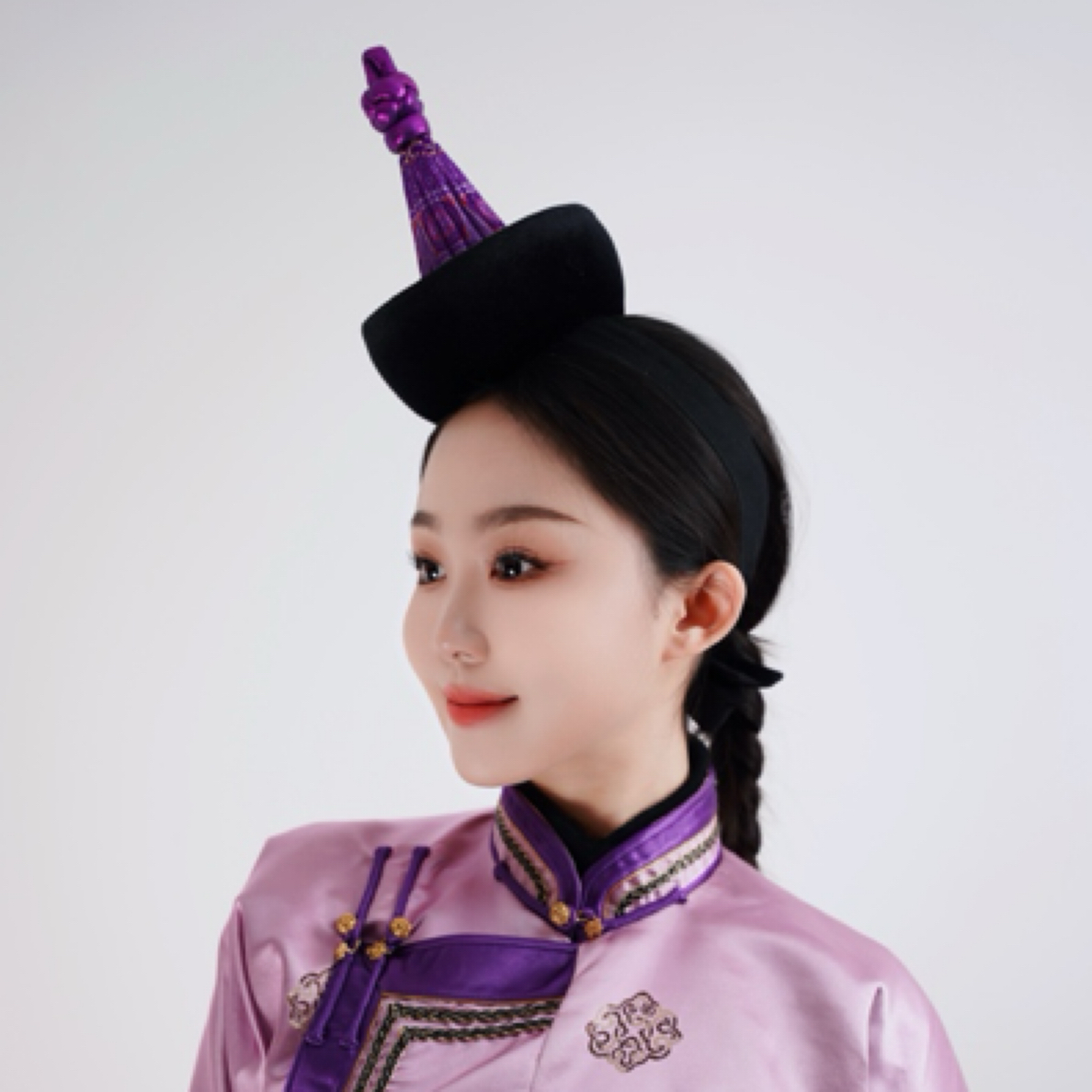 蒙古族手工绑带多巴胺色小帽子