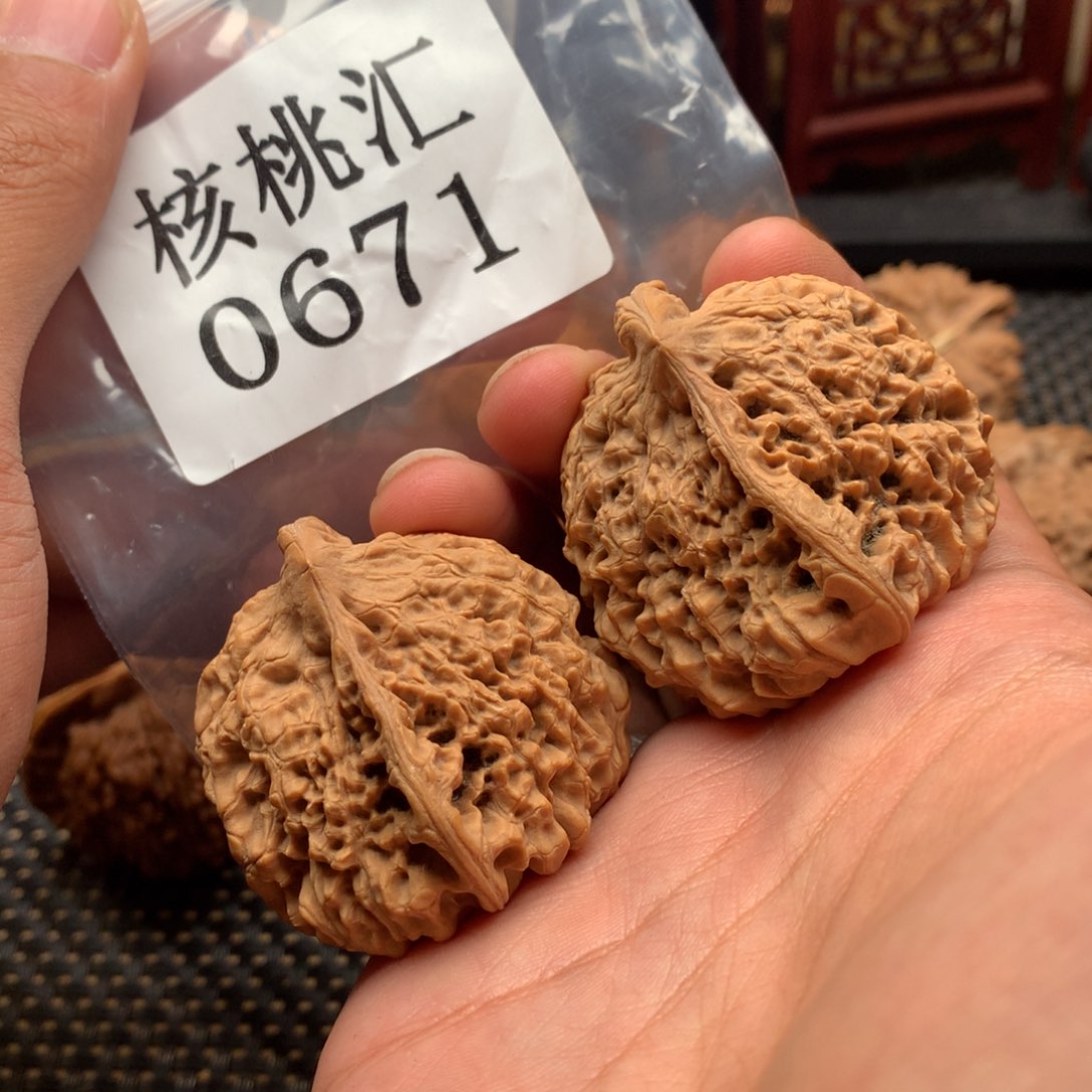 文玩核桃吊坠官帽鹰43