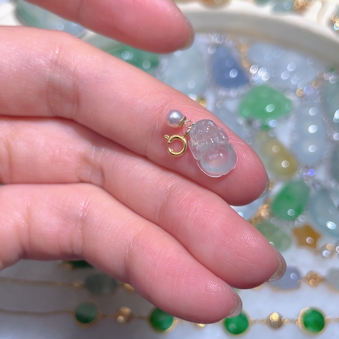 翡翠颈饰18K金镶嵌翡翠