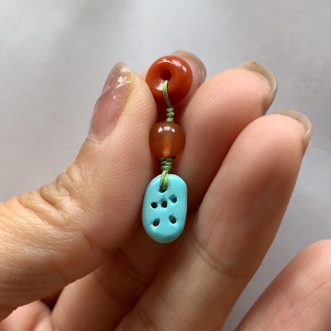 南红玛瑙配饰未镶嵌