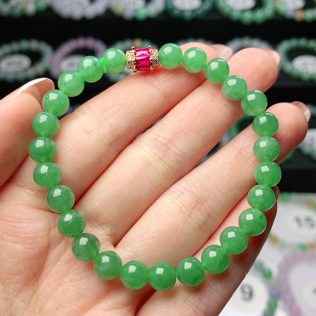 翡翠手链未镶嵌向***?翡翠