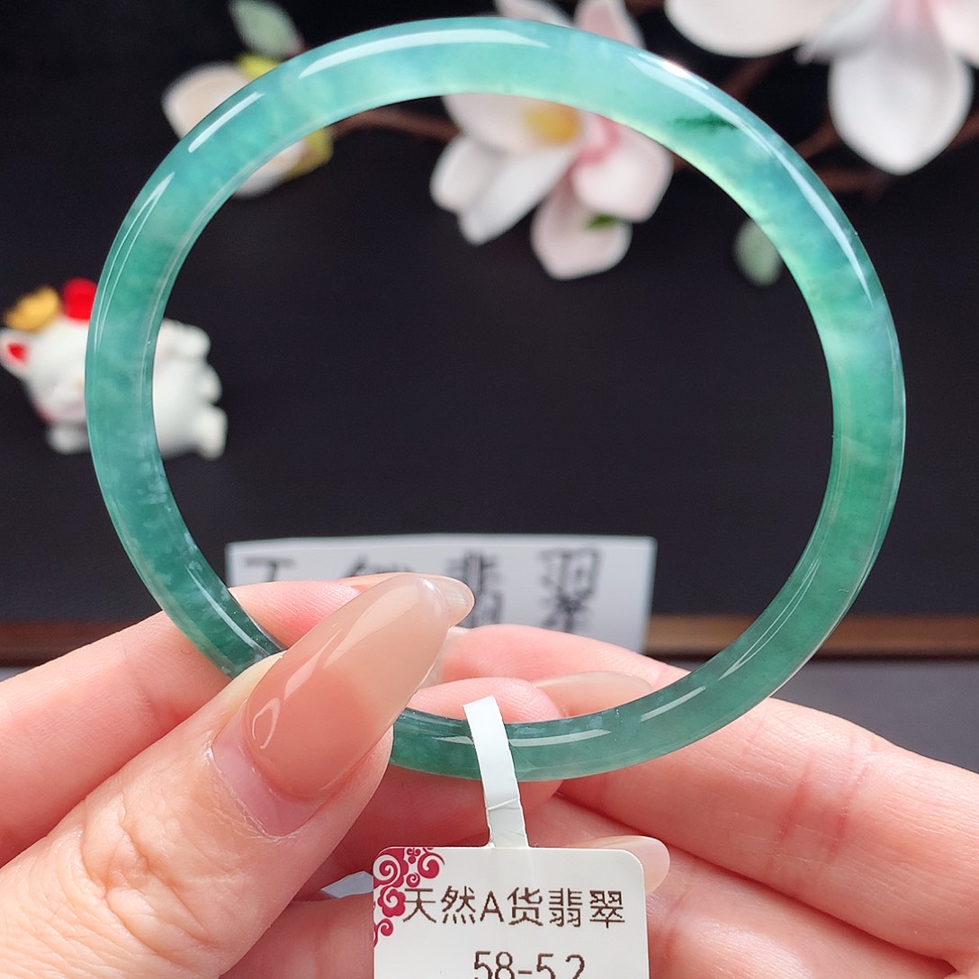 翡翠手镯（圆镯）未镶嵌
