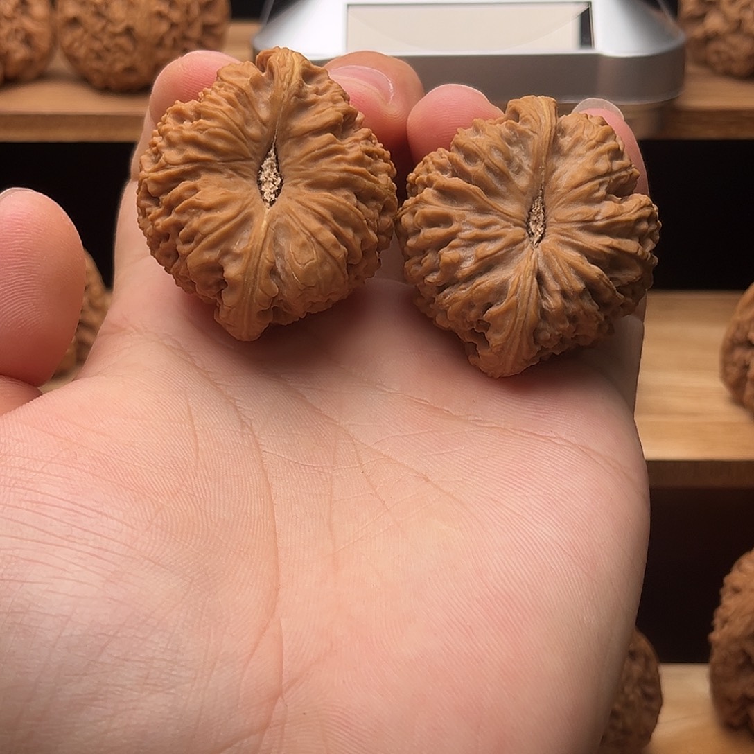 吊坠文玩核桃44凹底