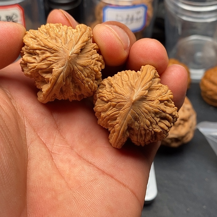 文玩核桃把件虎头