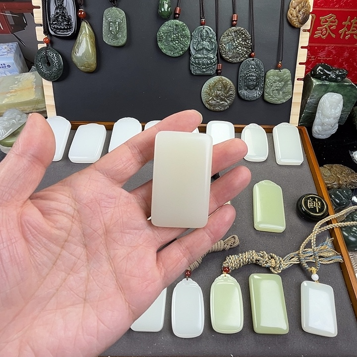 万****玉白大三五面包牌