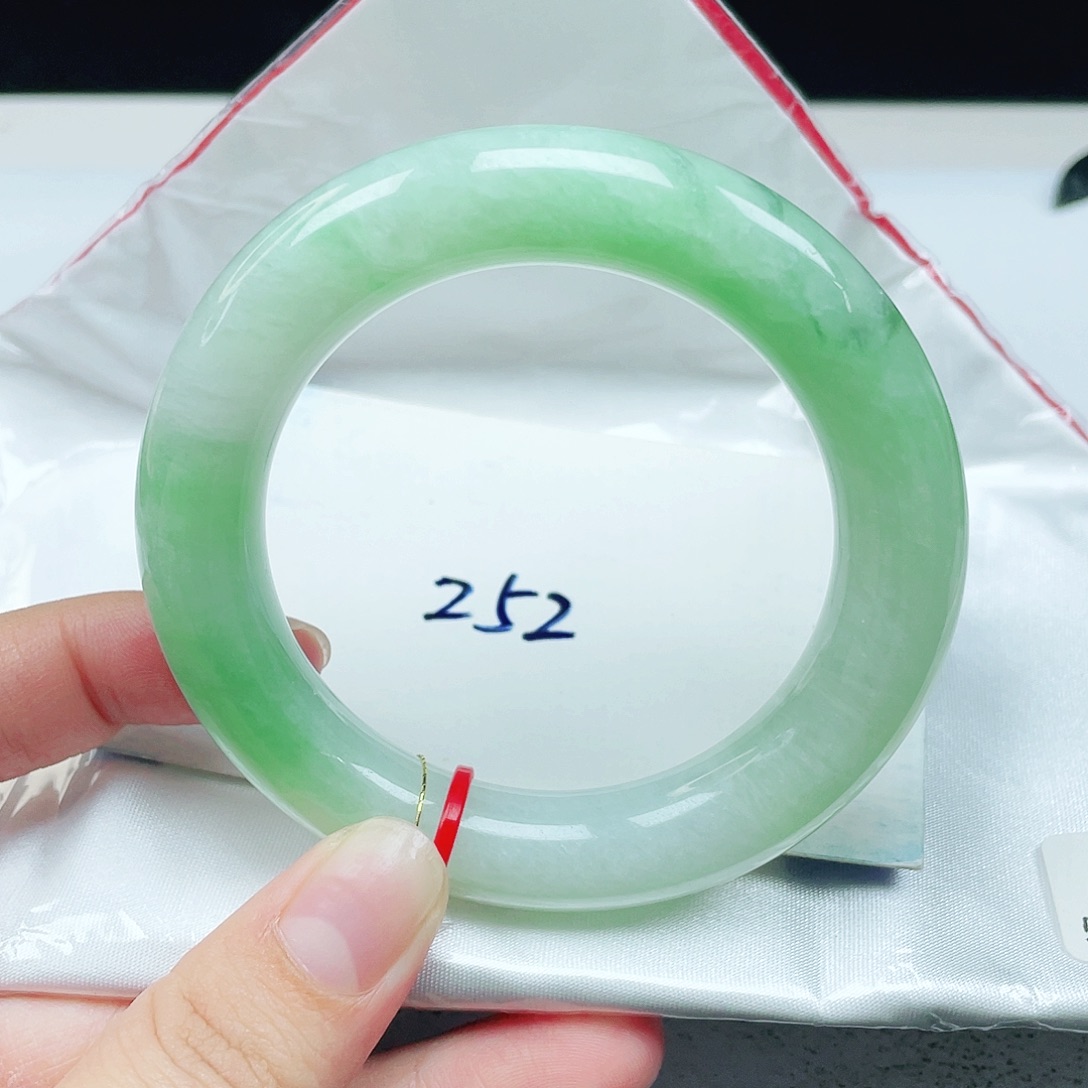 翡翠未镶嵌手镯（圆镯）胖圆51.5
