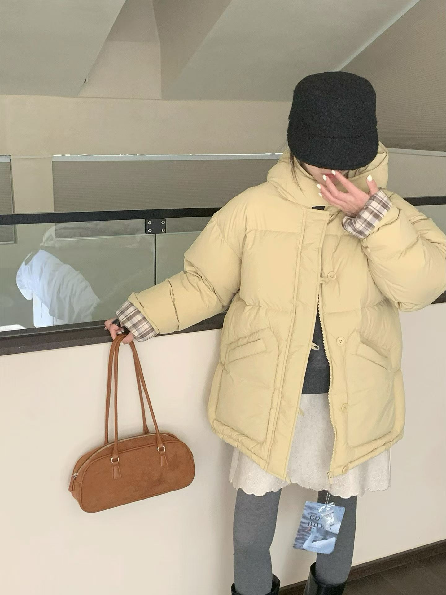 新款时尚百搭简约气质休闲纯色连帽羽绒服25PD008