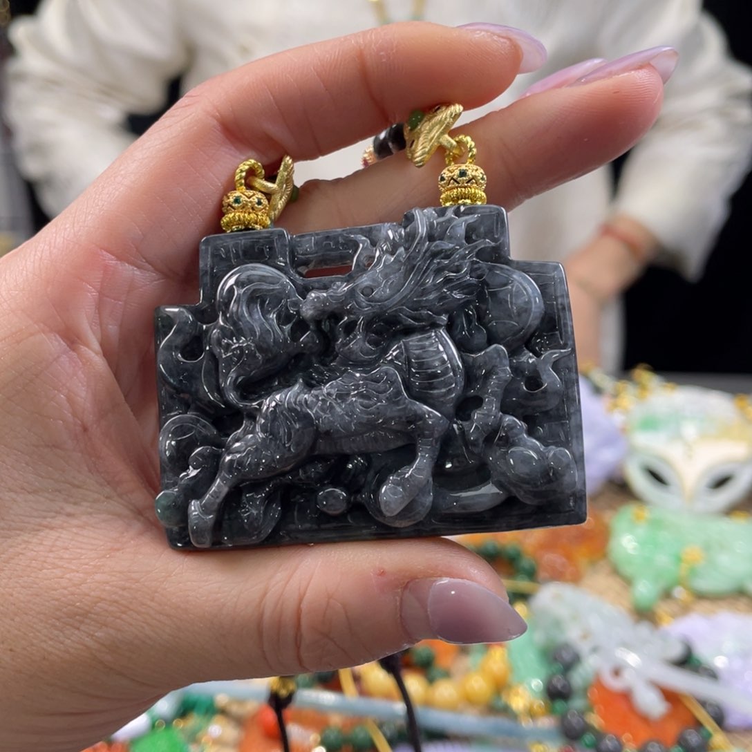 翡翠颈饰未镶嵌代编织