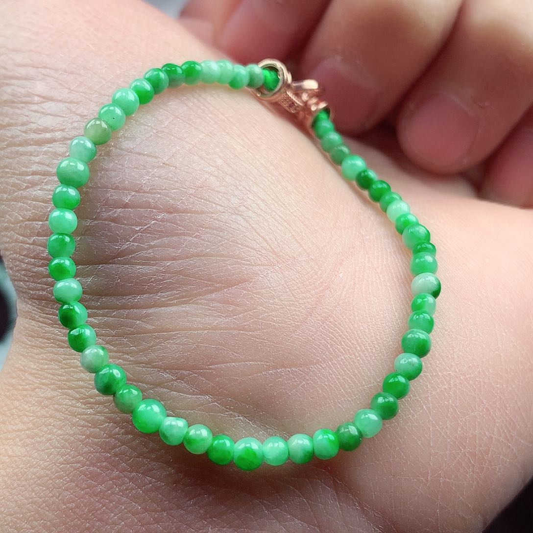 翡翠颈饰未镶嵌手串