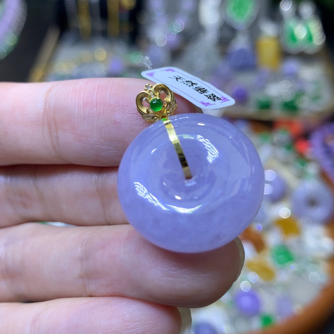 颈饰18K金镶嵌翡翠