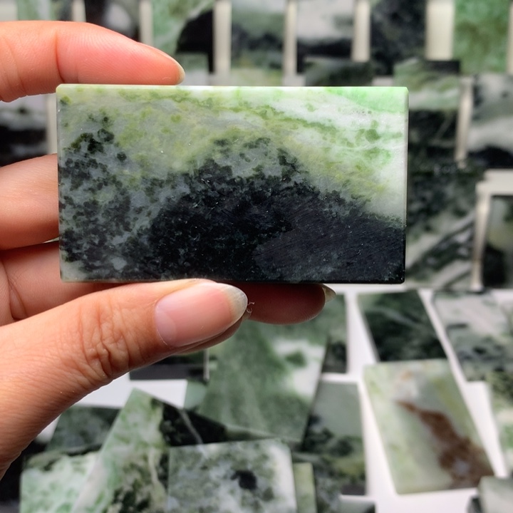 独山玉颈饰未镶嵌