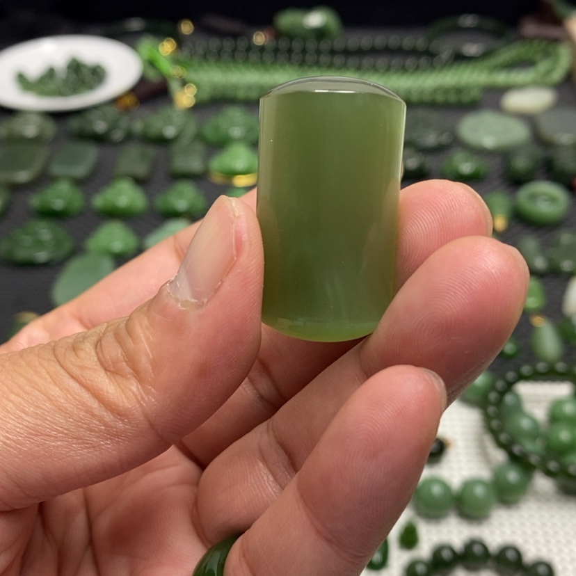 【闪购商品】和田玉（碧玉）颈饰未镶嵌理**糖