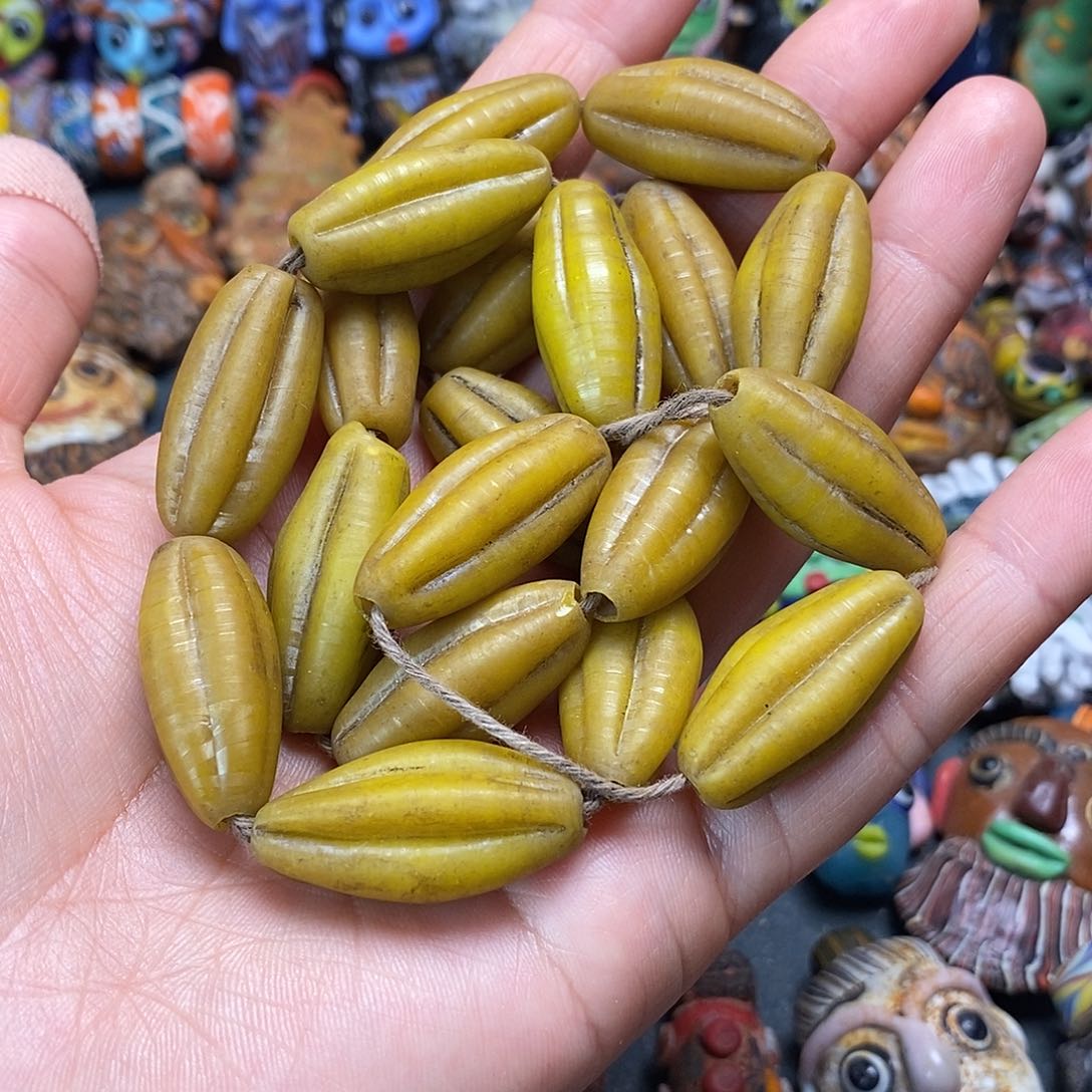 琉璃颈饰瓜珠链子