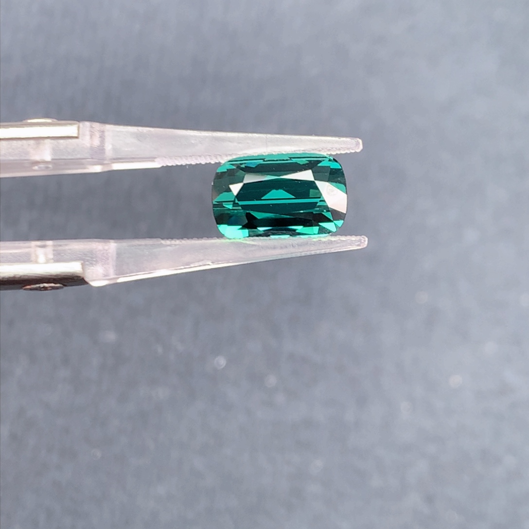 碧玺裸石未镶嵌4.81克拉