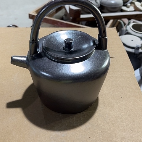 微瑕，明火，不能干烧，900毫升Y*Y金属釉，没有滤孔