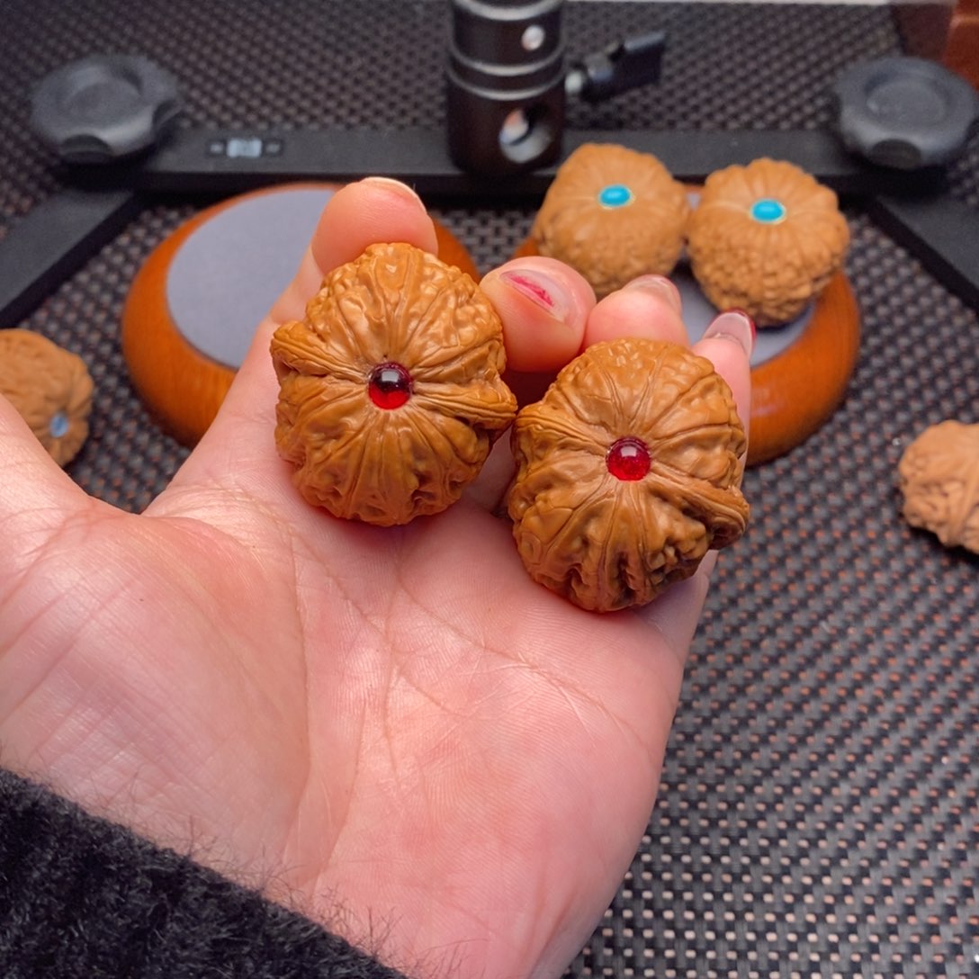 文玩核桃把件元宝42尺镶嵌款漏