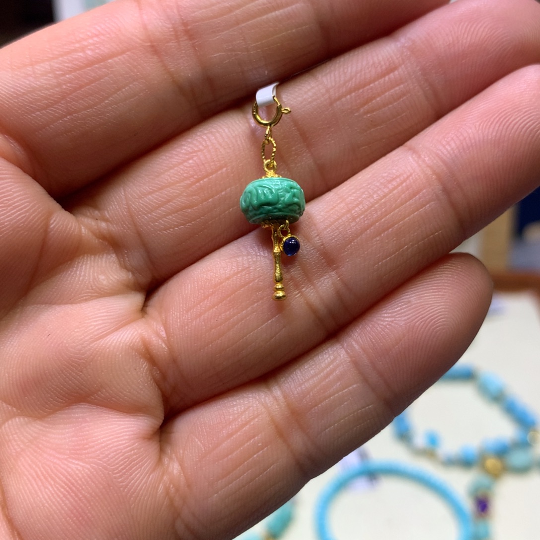 绿松石18K金镶嵌挂件