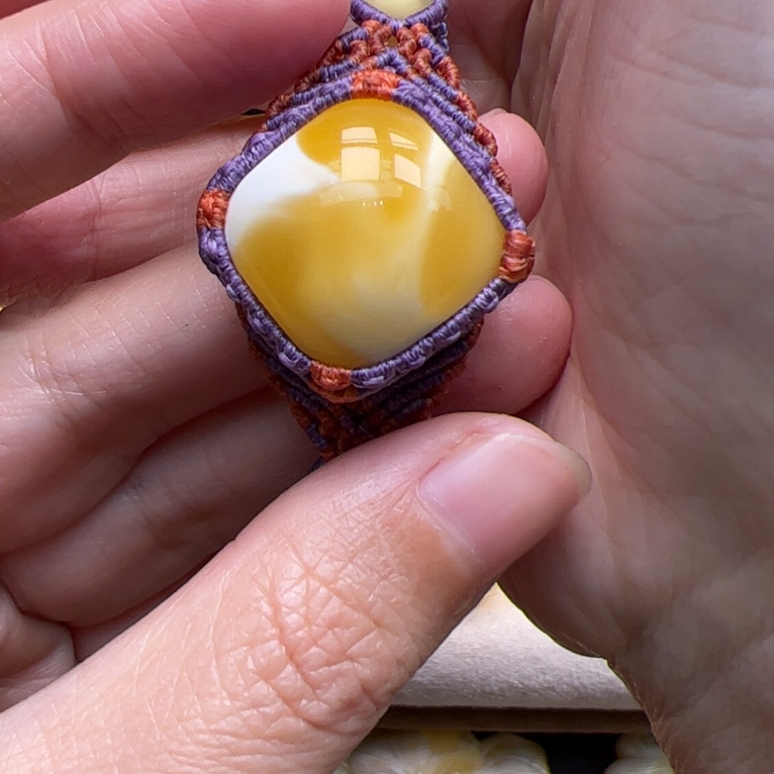 琥珀颈饰未镶嵌蜜蜡