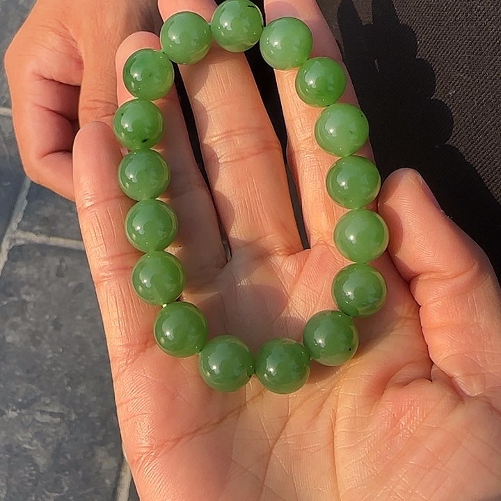 和田玉未镶嵌手链俄碧果绿卡12