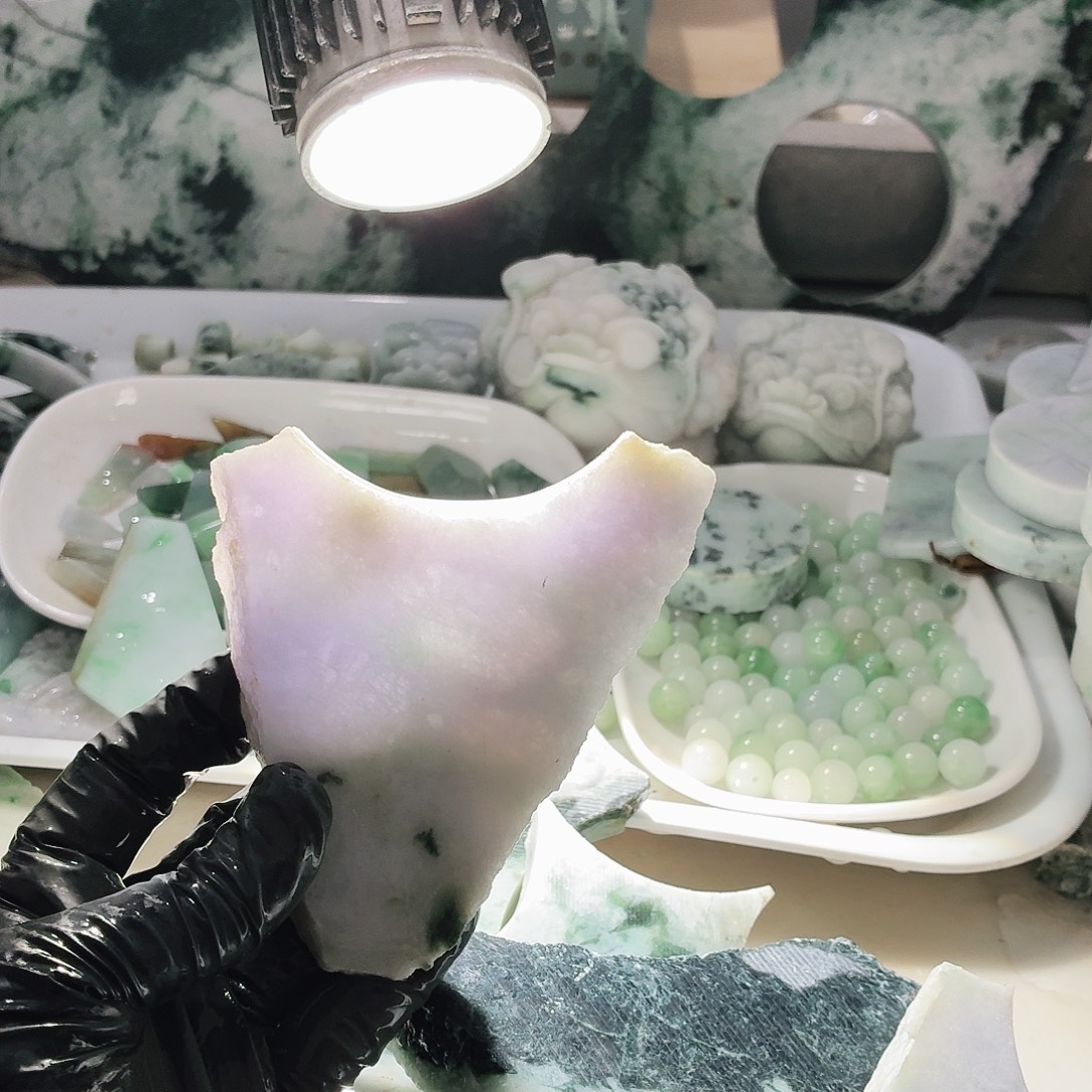 翡翠未镶嵌颈饰边角料