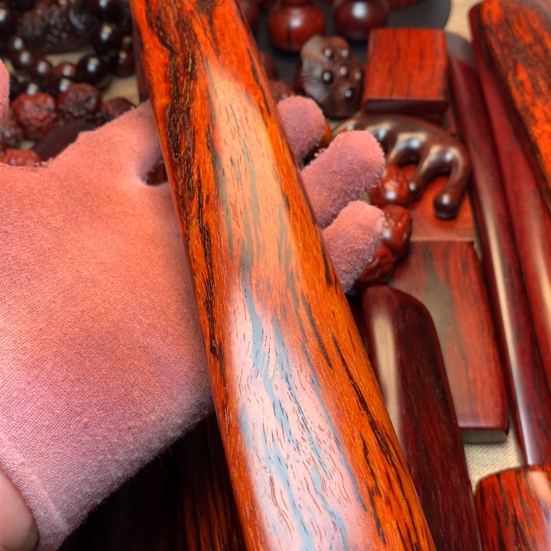 檀香紫檀（小叶紫檀）笔**秋