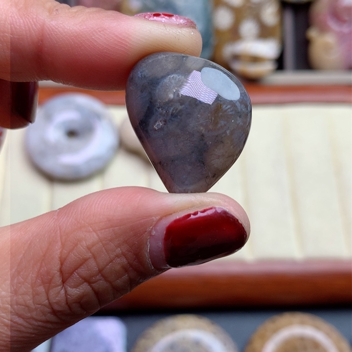 硅化珊瑚（珊瑚玉）颈饰未镶嵌