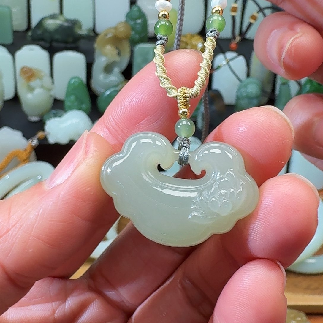 和田玉颈饰未镶嵌