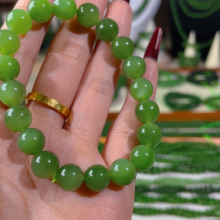 和田玉（碧玉）颈饰未镶嵌