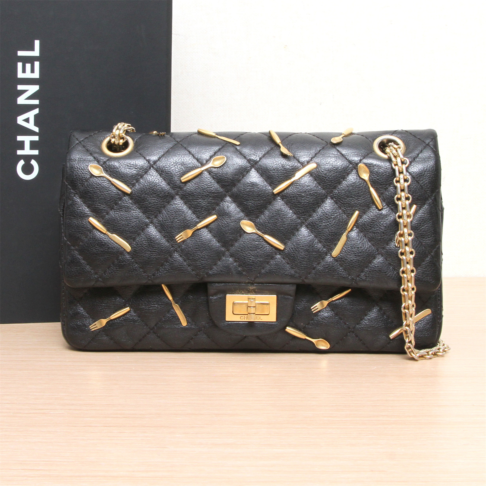 95新 Chanel/香奈儿 活动双双 2.55 包 小号 晚宴刀叉徽章 21开