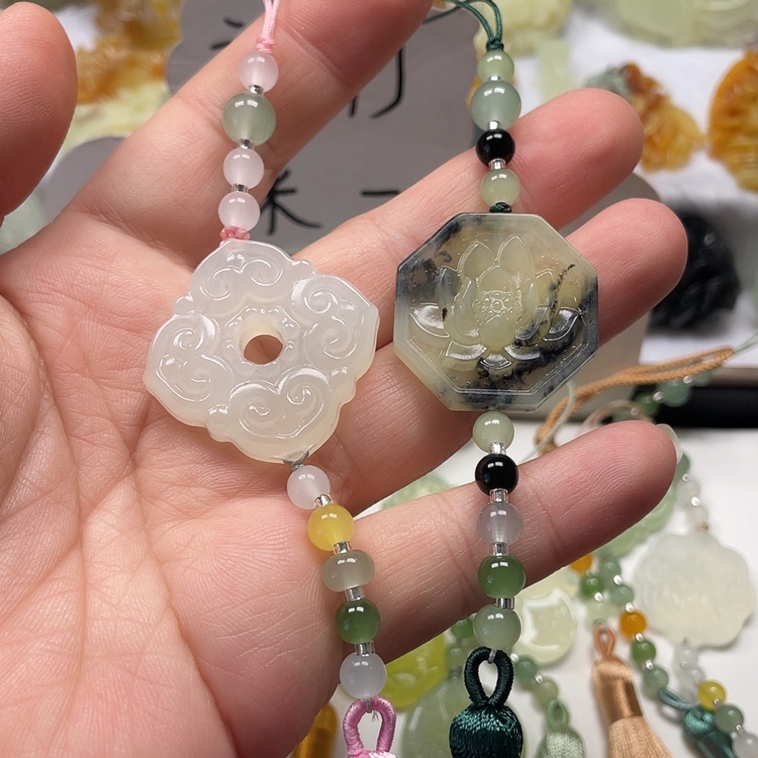 蛇纹石玉未镶嵌颈饰