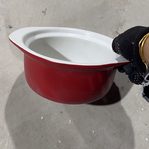 微瑕，明火，口径约17高7黑点外红内白