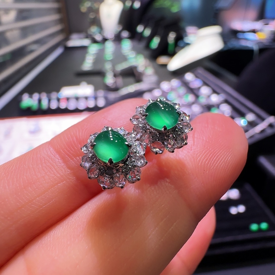 翡翠18K金镶嵌耳饰