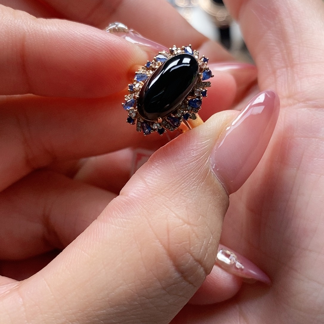 翡翠戒指18K金镶嵌墨翠