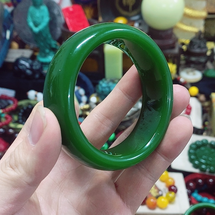 和田玉（碧玉）摆件的事怎么处理的这么未镶嵌