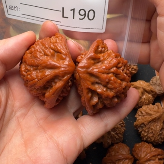何***慌桃核把件50 鹰钩眼镜蛇