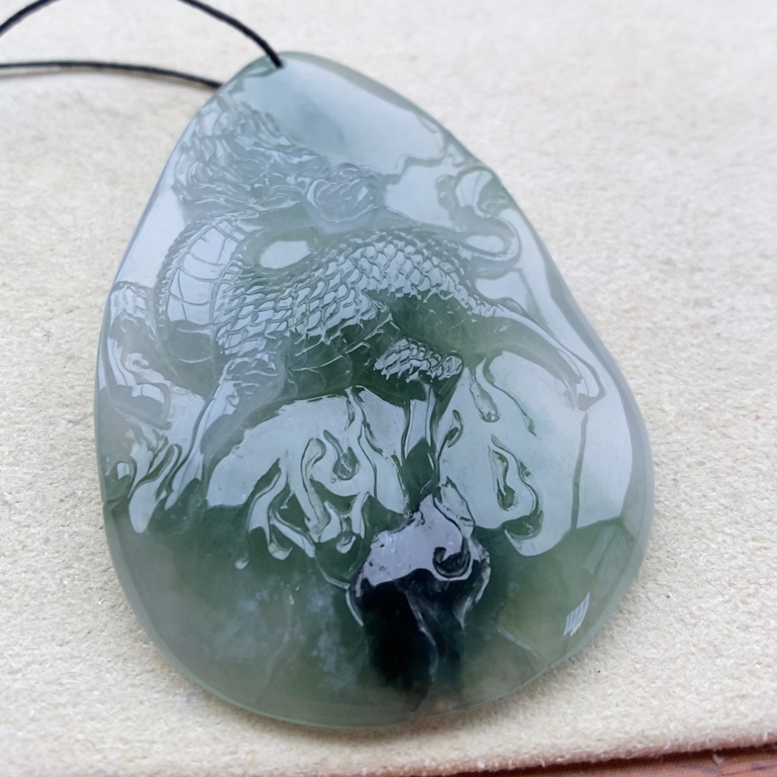 翡翠未镶嵌颈饰吊坠