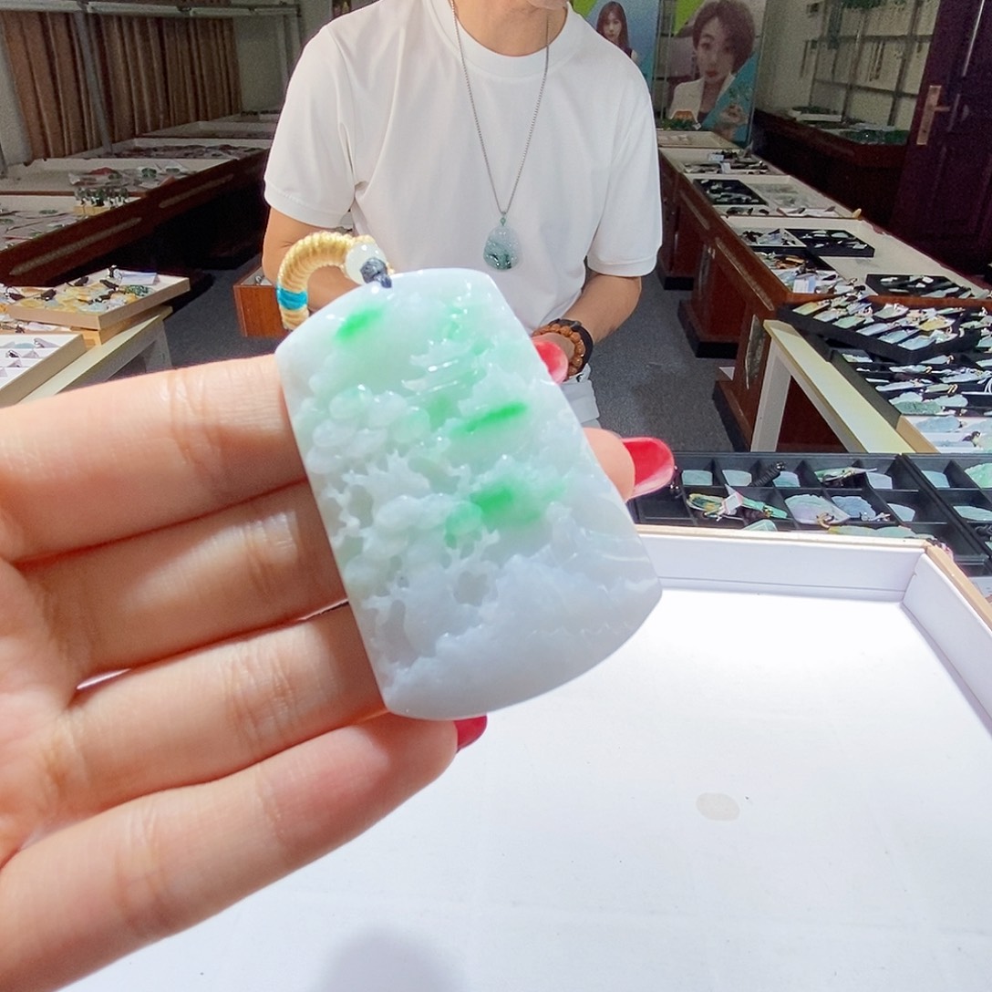 翡翠未镶嵌颈饰翡翠