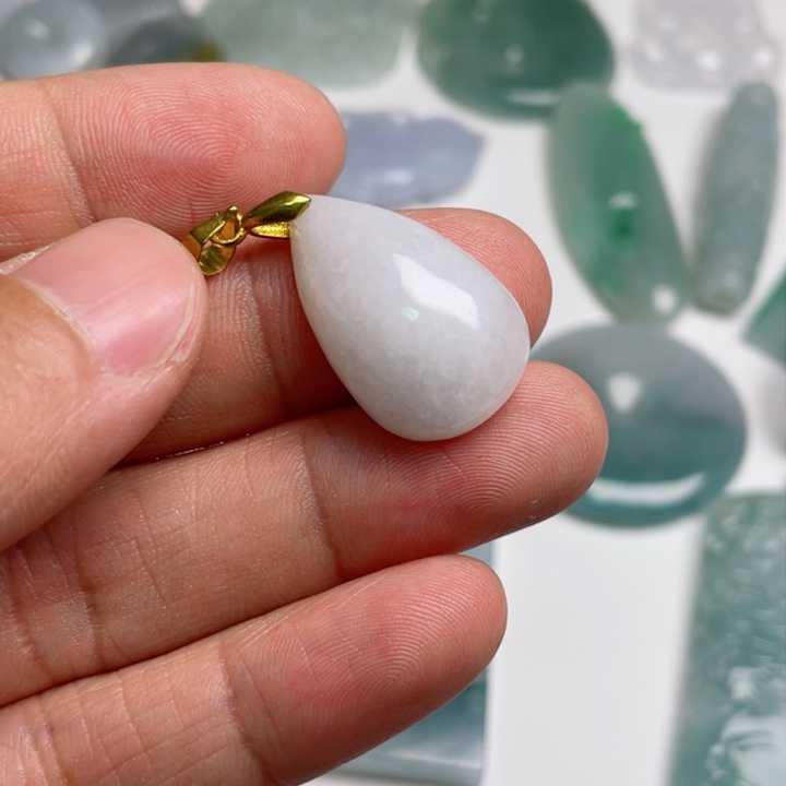 翡翠颈饰未镶嵌翡翠