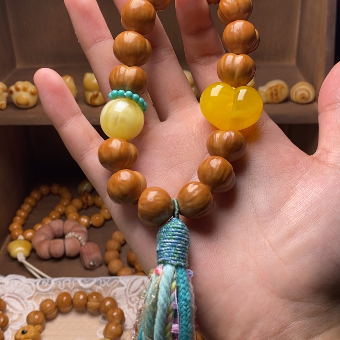 猴头核桃把件屁桃