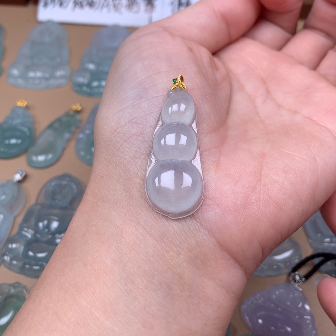 翡翠18K金镶嵌颈饰缅甸翡翠A货