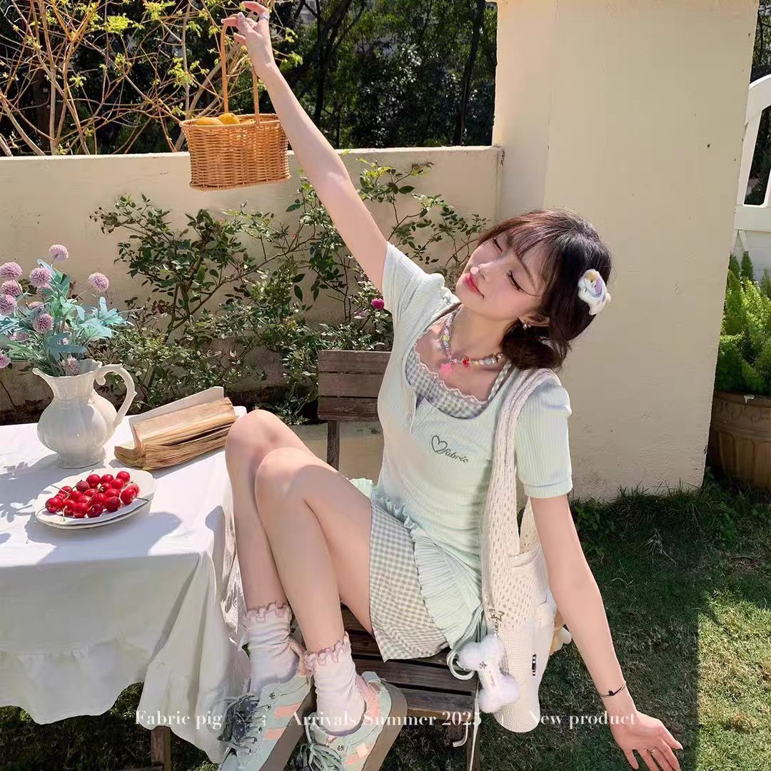 韩系甜美真两件修身挂脖连衣裙小众显瘦春秋设计感学院风针织短裙