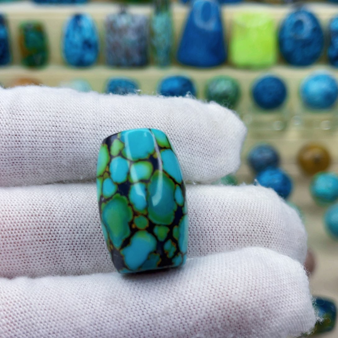 未镶嵌绿松石颈饰