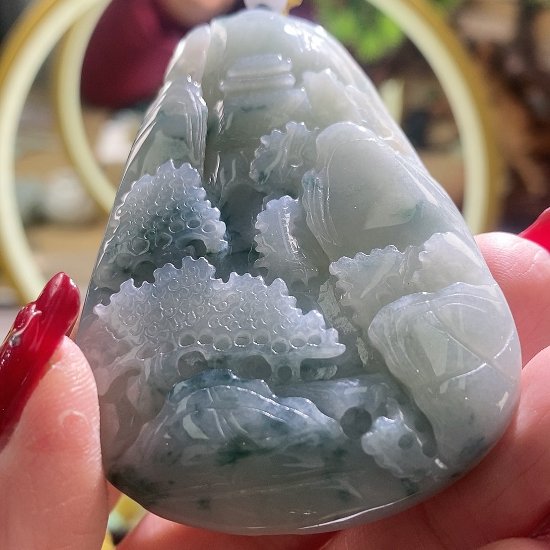 【闪购商品】翡翠颈饰未镶嵌山水