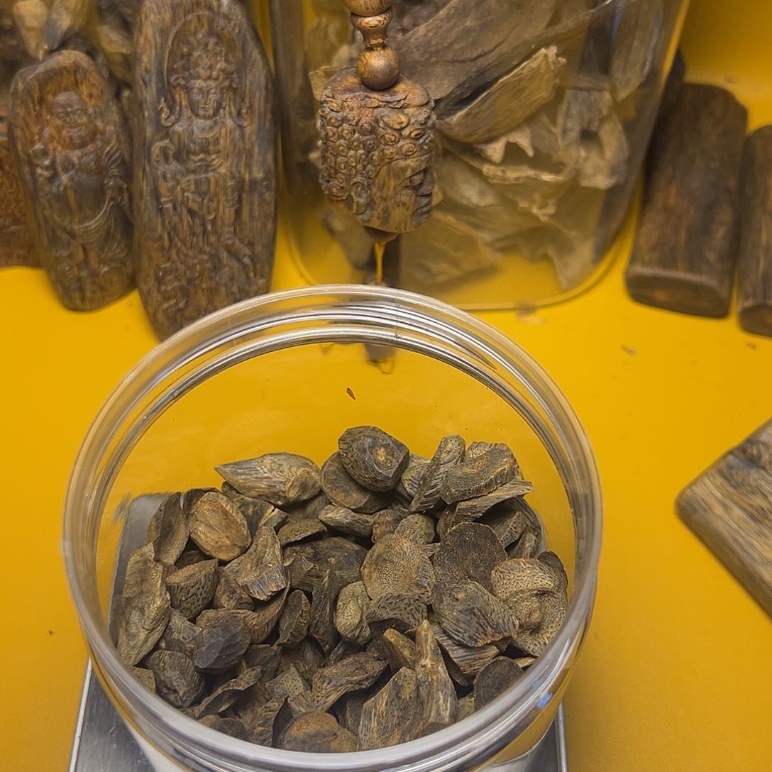 树脂制品老*乌身圆叶沉水树丁