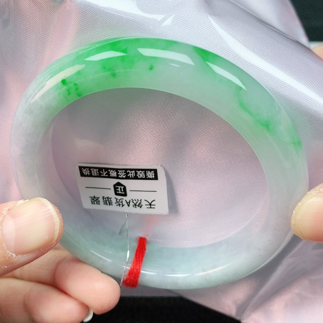翡翠手镯未镶嵌57圈